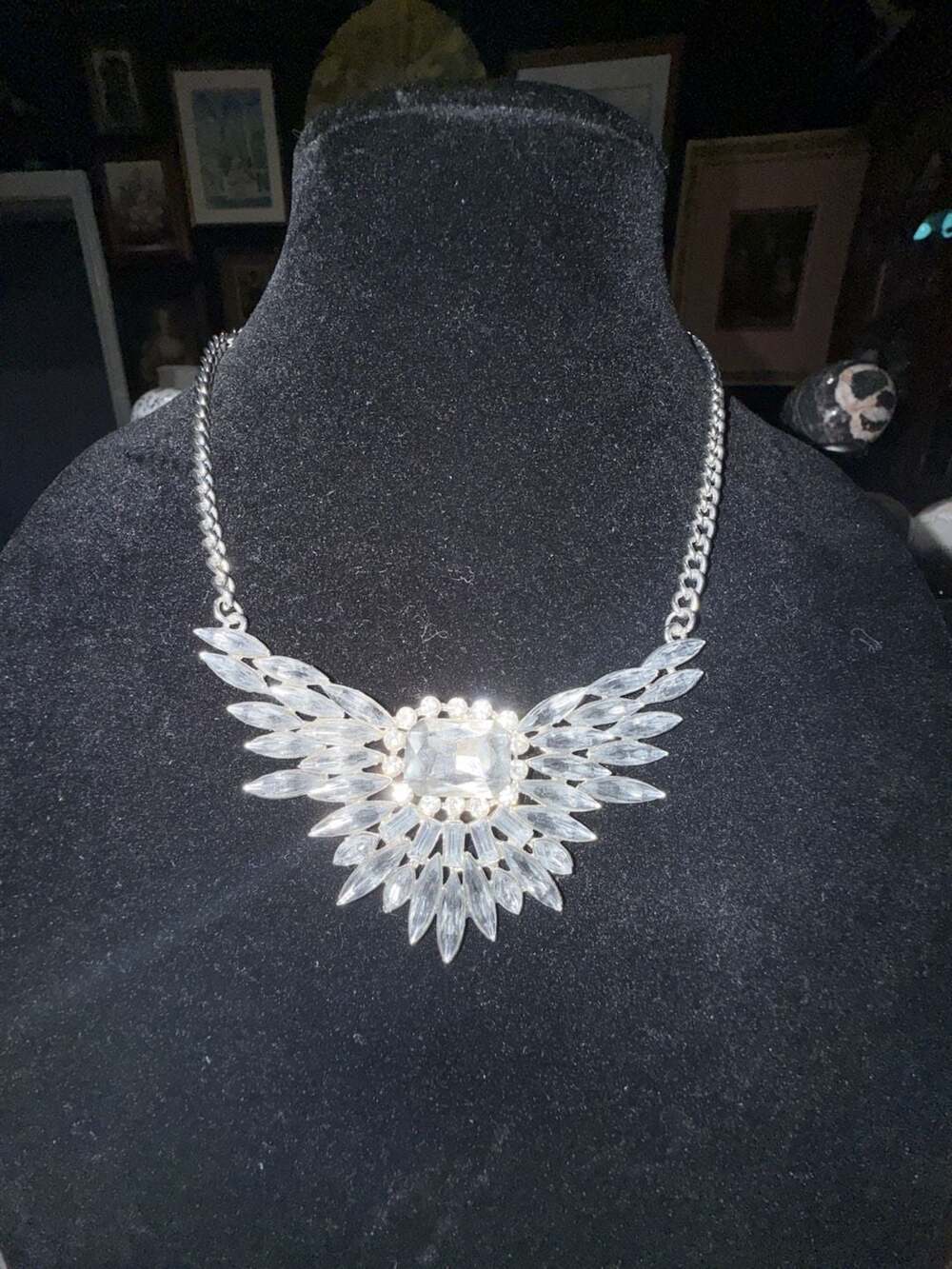Jewelry - Picture 2 of 3